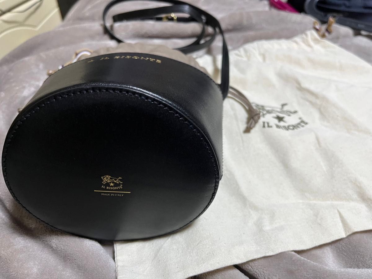 イルビゾンテ バッグ ショルダーバッグ 巾着 バケツバック ブラック (BBU006 PV0001 BK155 NERO) 23SS イルビゾンテ バッグ ショルダーバッグ 巾着 バケツバック ブラック (BBU006 PV0001 BK155 NERO) 23SS