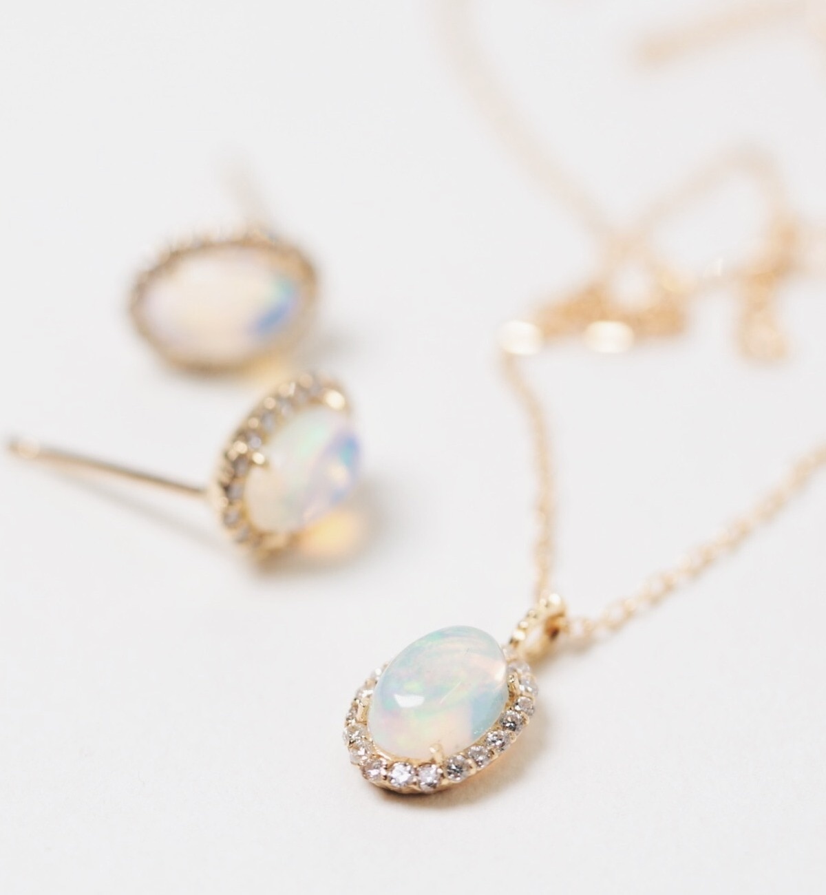 K18 オーバル オパール ダイアモンド ネックレス 18金 18k ゴールド 天然 天然石 ダイヤ YG イエローゴールド レディース K18 オーバル オパール ダイアモンド ネックレス 18金 18k ゴールド 天然 天然石 ダイヤ YG イエローゴールド レディース