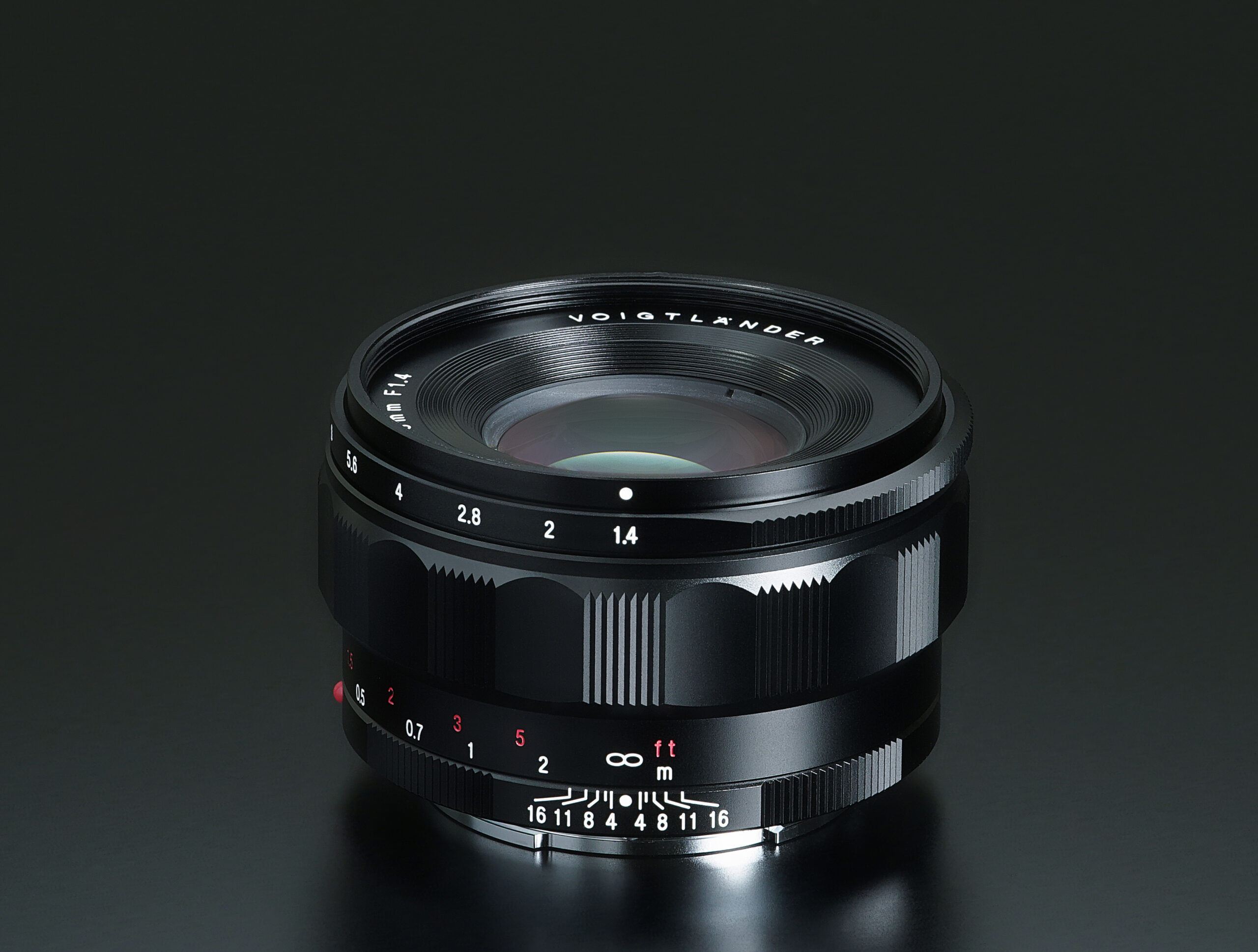 コシナ フォクトレンダー NOKTON classic 35mm F1.4 JAN末番233065 コシナ フォクトレンダー NOKTON classic 35mm F1.4 JAN末番233065