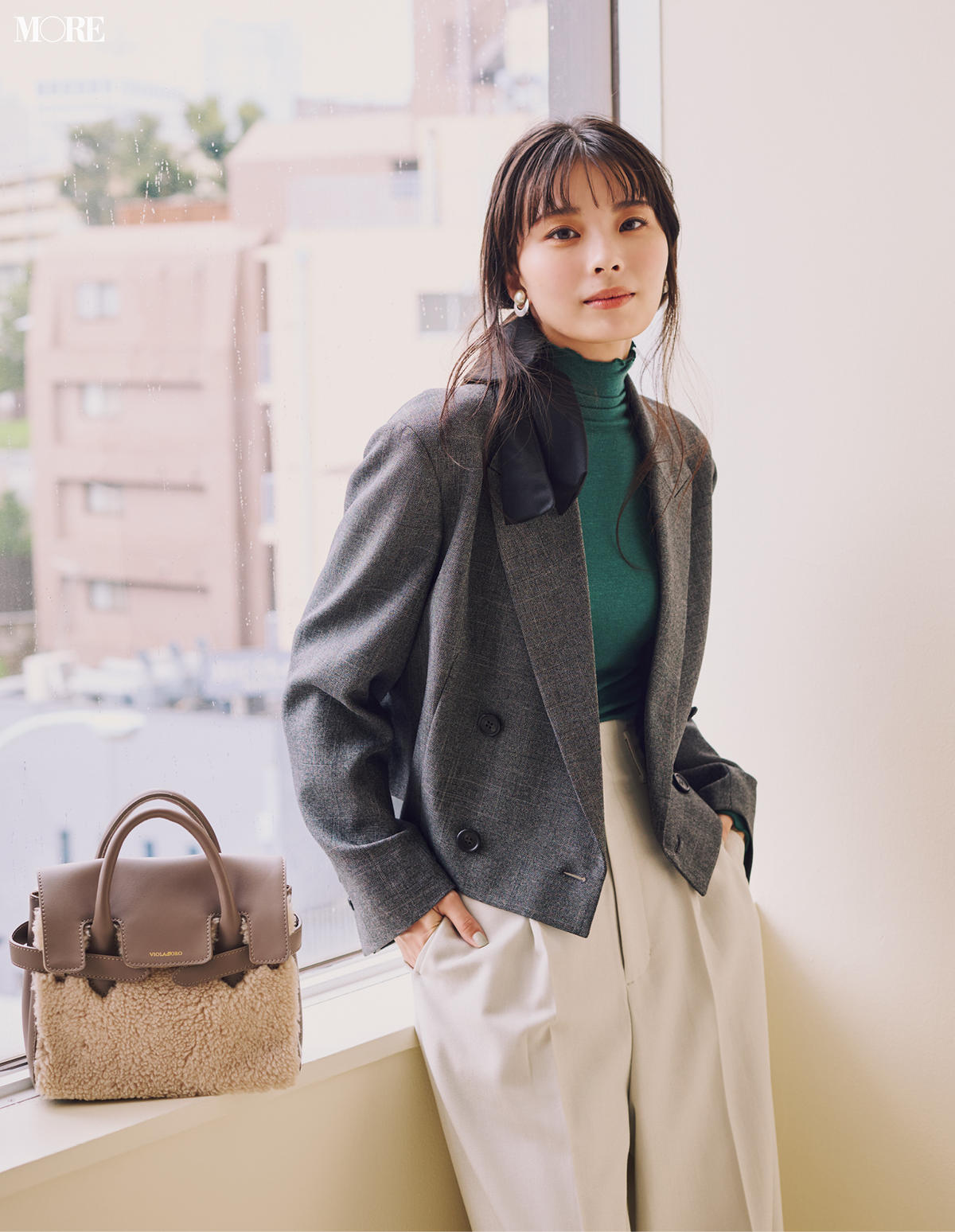 ジャケット レディース 軽量 ショート丈 インナージャケット 中綿入れ アウター 上着 ストリート系 高級 ファッション aライン BF風 着痩せ 冬服 フード付き