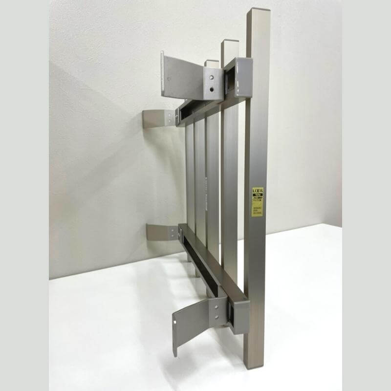 縦面格子 C型 25613 W2826×H1420mm 壁付/枠付 規格寸法 たて面格子 アルミ 窓格子 サッシ 防犯 後付け 取付 リクシル LIXIL TOSTEM トステム リフォーム DIY