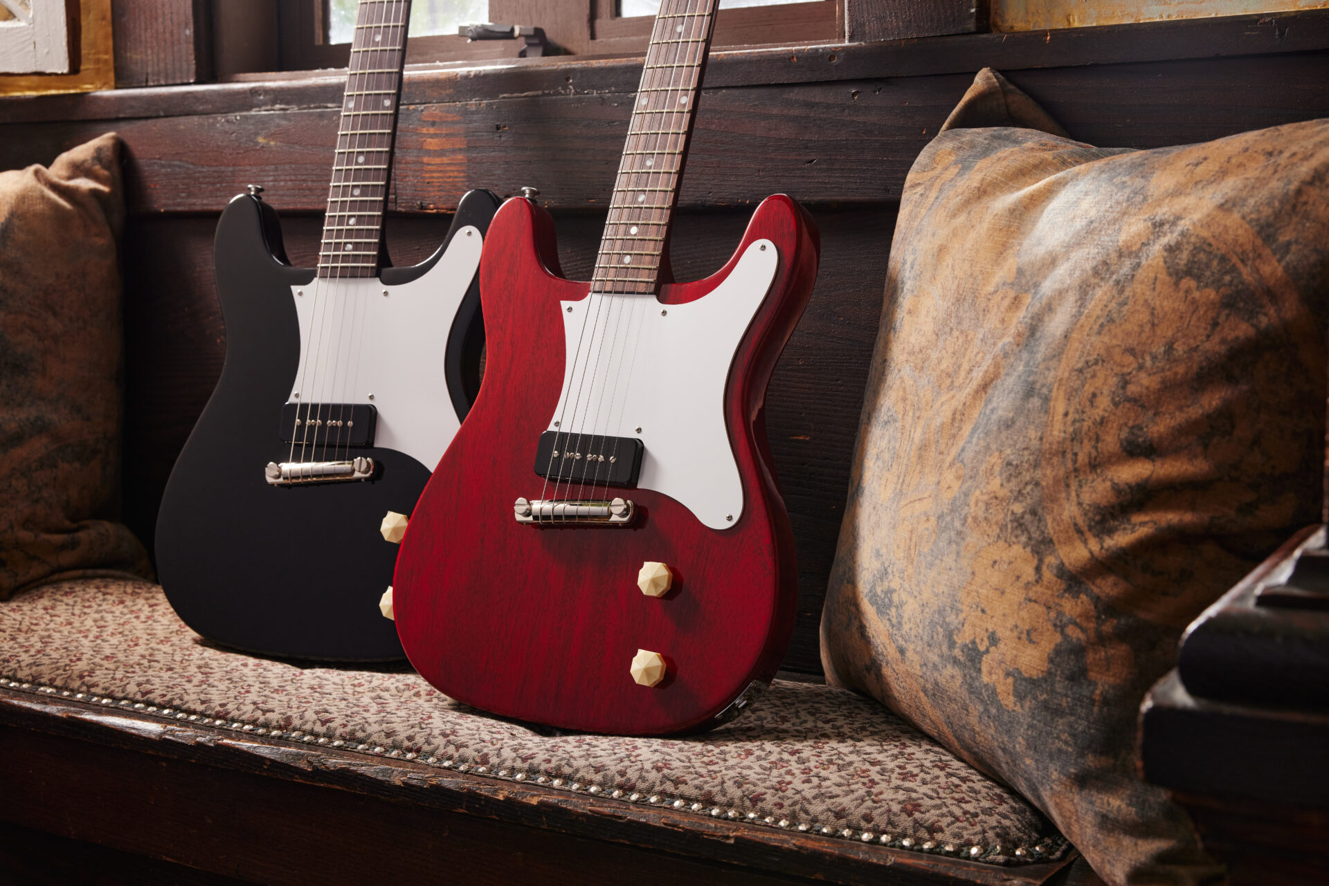 Epiphone Coronet Ebony [EOCOEBNH1](ご予約受付中)