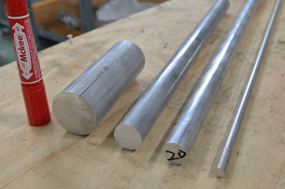 アルミ CB156丸棒(鉛フリー アルミ快削丸棒) 直径32mm　850 mm