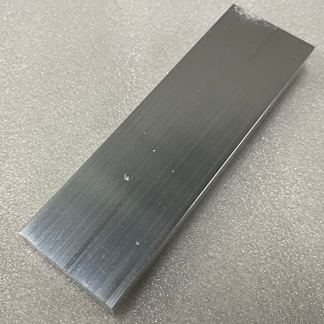 アルミ 63S平角棒 厚さ 35mm×巾 100mm　750 mm