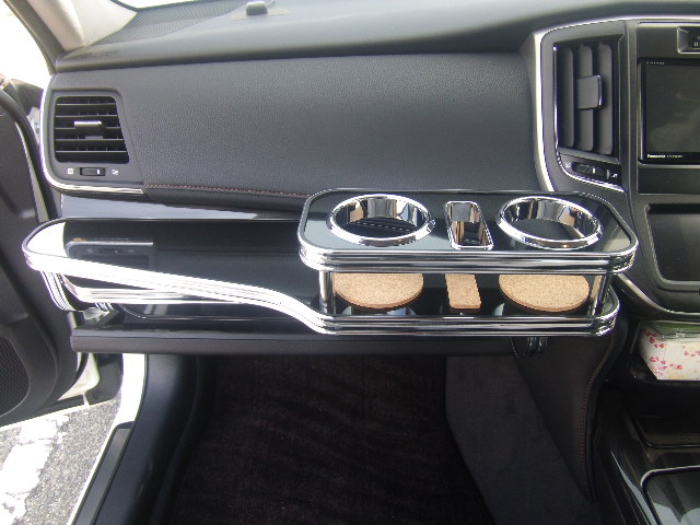 13クラウン(87/9〜)フロントテーブル