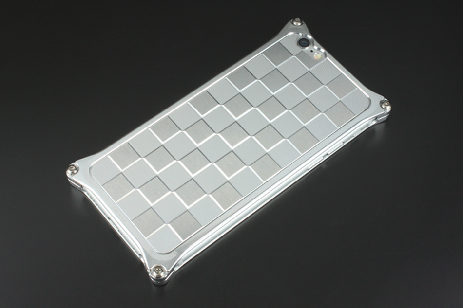 ギルドデザイン ソリッドバンパー シルバー iPhone 14 Pro