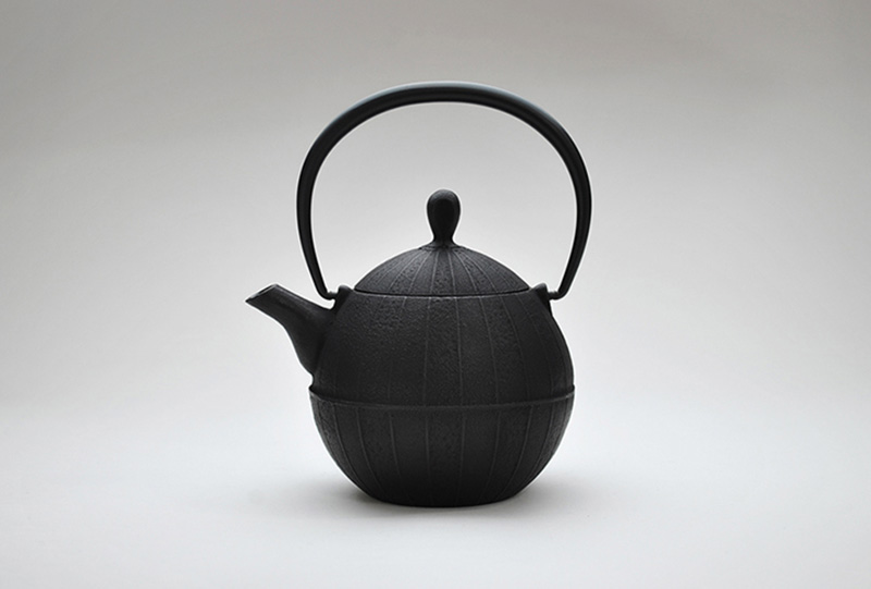 急須 胡桃 グリーン 南部鉄器 : 壱鋳堂 ティーポット Kurumi 0.5L W14.5xD11.5xH17.5(cm)