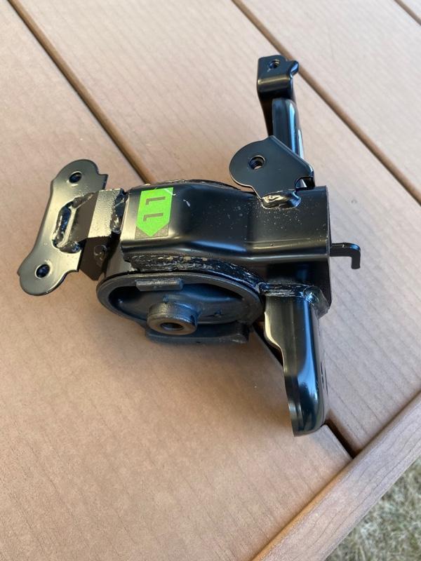 エンジンマウンティングインシュレータＬＨのみ 12372-37010 ウィッシュ用 トヨタ純正部品