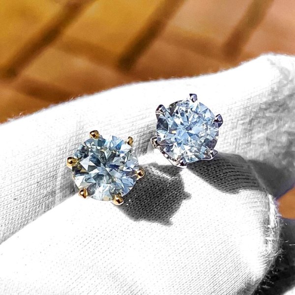 ダイヤモンド ピアス 一粒 片耳 ゴールド 0.2カラット 鑑定書付 0.257ct Dカラー SI1クラス 3EXカット H&C CGL