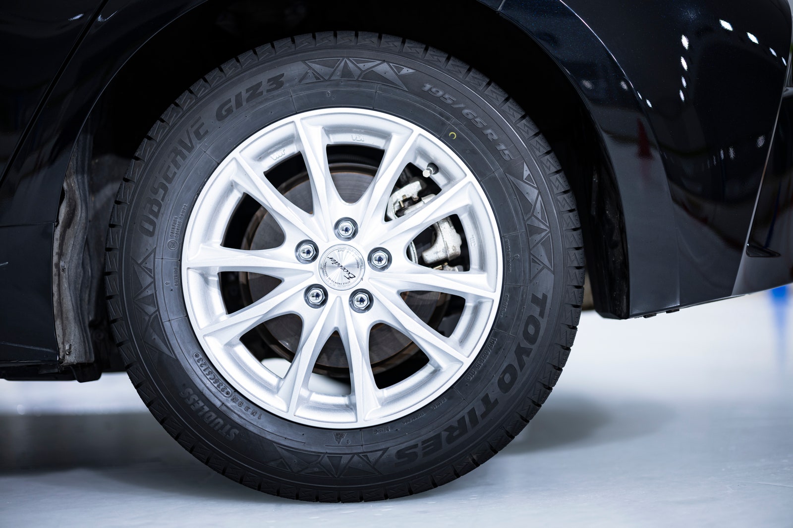 トーヨー オブザーブ TOYO OBSERVE GIZ3 215/65R16 98Q 新品 スタッドレスタイヤ 4本セット