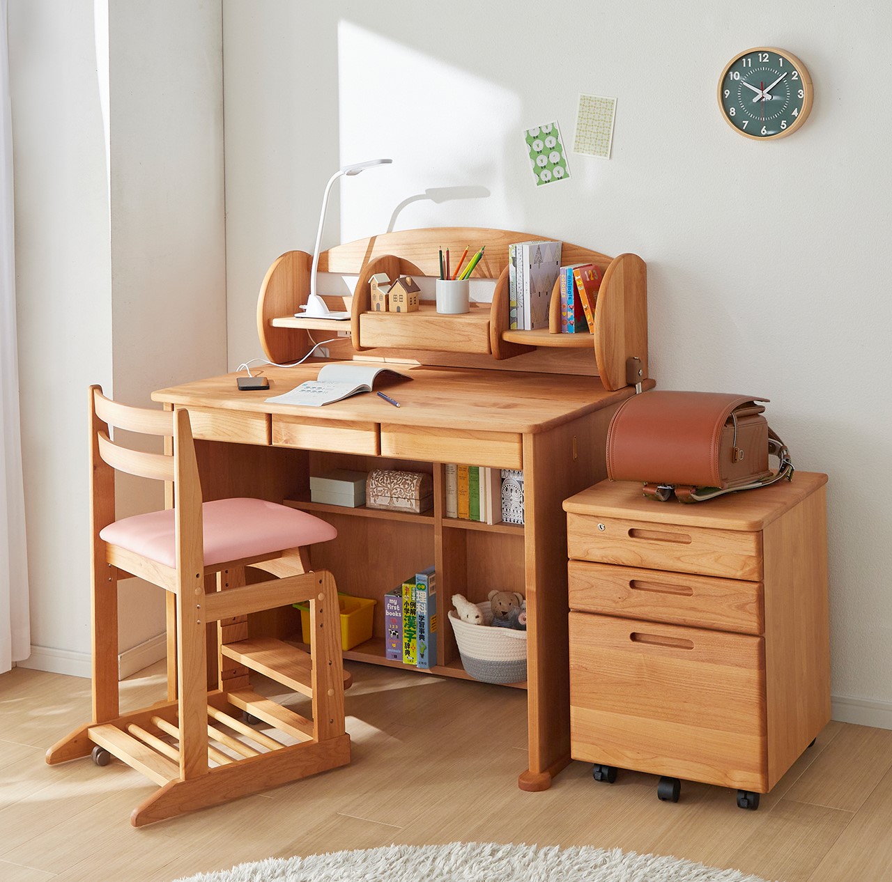 ベーシックでずっと使えるアルダー材の学習机シリーズ デスク・幅100cm