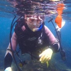 ふるさと納税 美ら海ベストポイント・ファンダイビング（2ダイブ）＜2名様分＞ 沖縄県読谷村