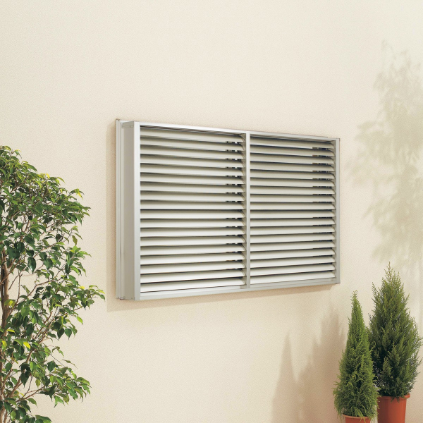 YKKAP窓まわり 目隠し 多機能ルーバー[ポリカルーバー] 上下同時可動タイプ[引き違い窓用] たて隙間隠し付枠：[幅920mm×高1350mm]