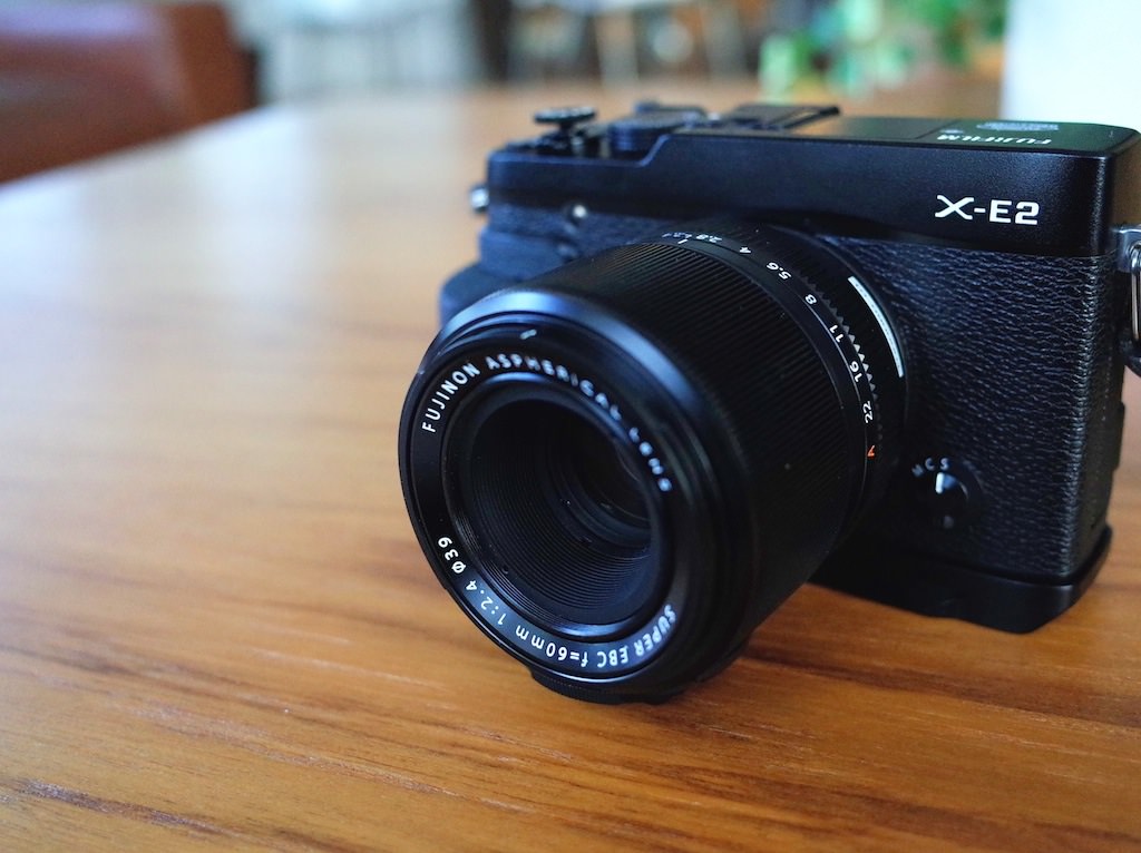 富士フイルム FUJIFILM X-E2 60mm 2.4 単焦点 レンズキット シルバー ミラーレス一眼 カメラ 中古