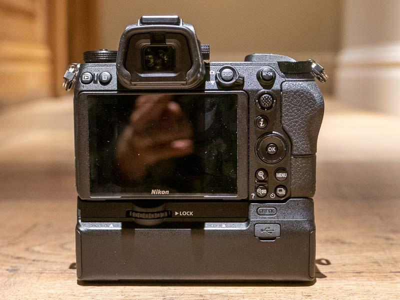 Green Extreme MB-N10 Battery Grip for Nikon Z 5, Z 6, Z 6 II, Z 7, and Z 7 II Mirrorless Camera 並行輸入品