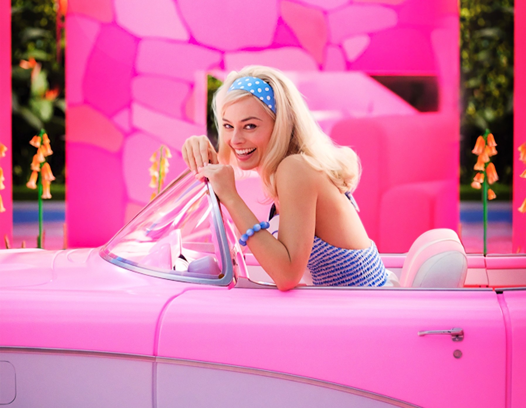 Barbie On The Go Pink Fashion Doll