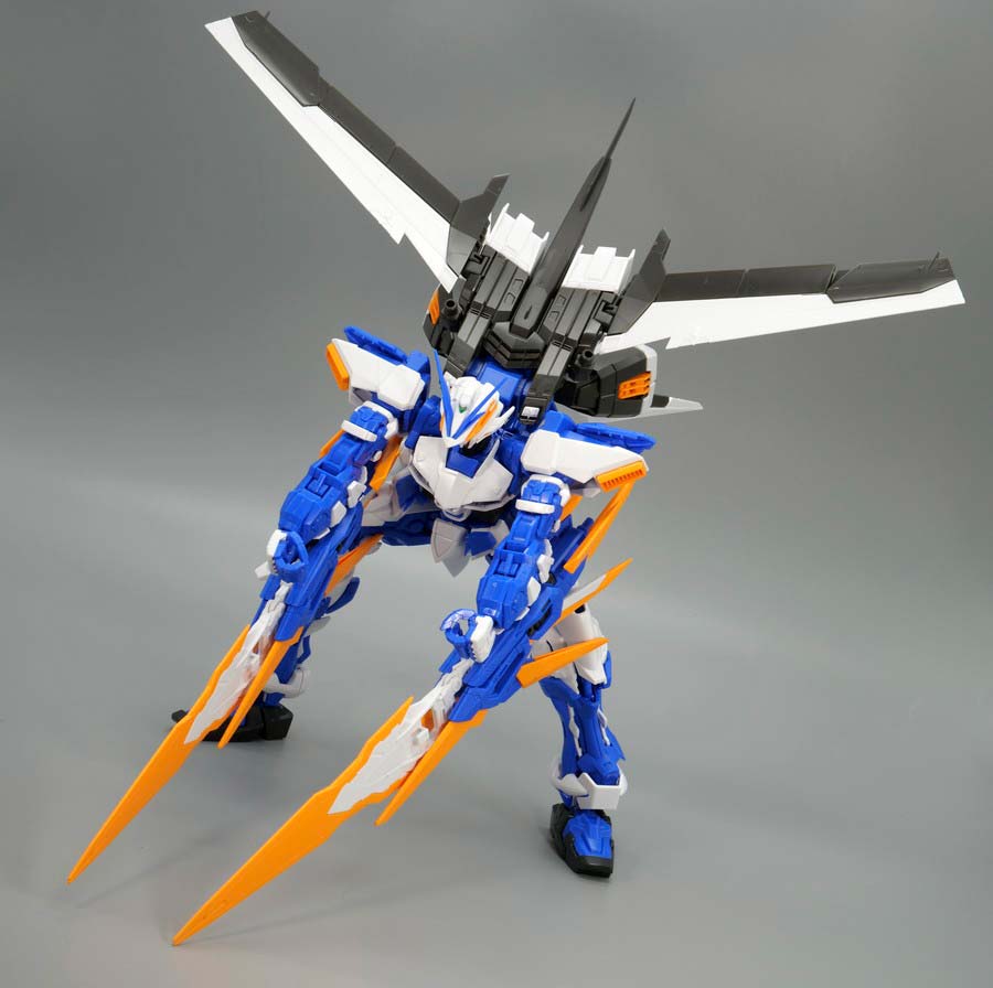 MG 機動戦士ガンダムSEED DESTINY ガンダムアストレイブルーフレーム セカンドリバイ 1/100スケール 色分け済みプラモデル
