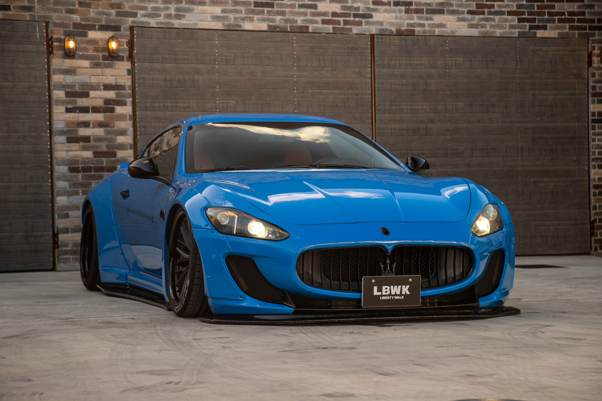 車体キットマセラティGtグラントゥーリスモ08-13用高品質カーボンファイバーリアバンパーリップディフューザー Car Body Kit High Quality Carbon Fib