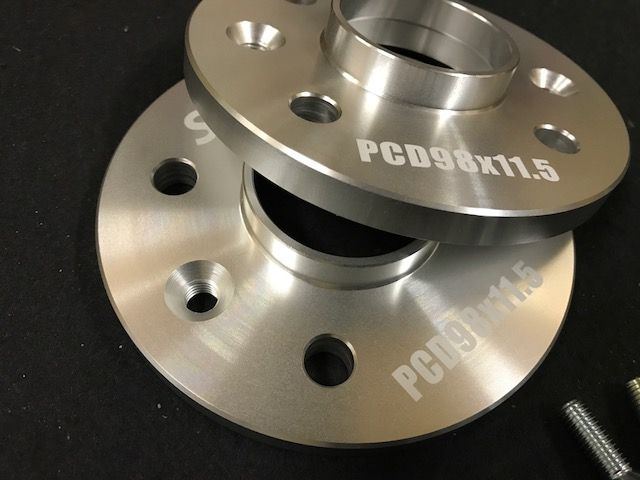 スペーサー ペアスペーサーホイール16mm-4x100-フィアットグランデプントアバルト-ボルト付き Pair Spacers Wheel 16mm