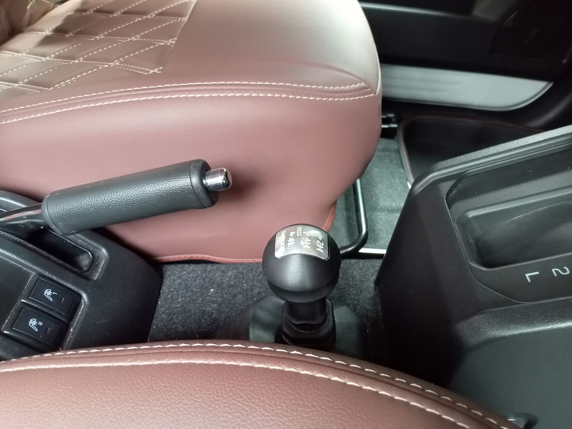 オフロードサービスタニグチ ラウンドシフトノブ シルバー ジムニー/ジムニーシエラ JB64/JB74 ORSタニグチ