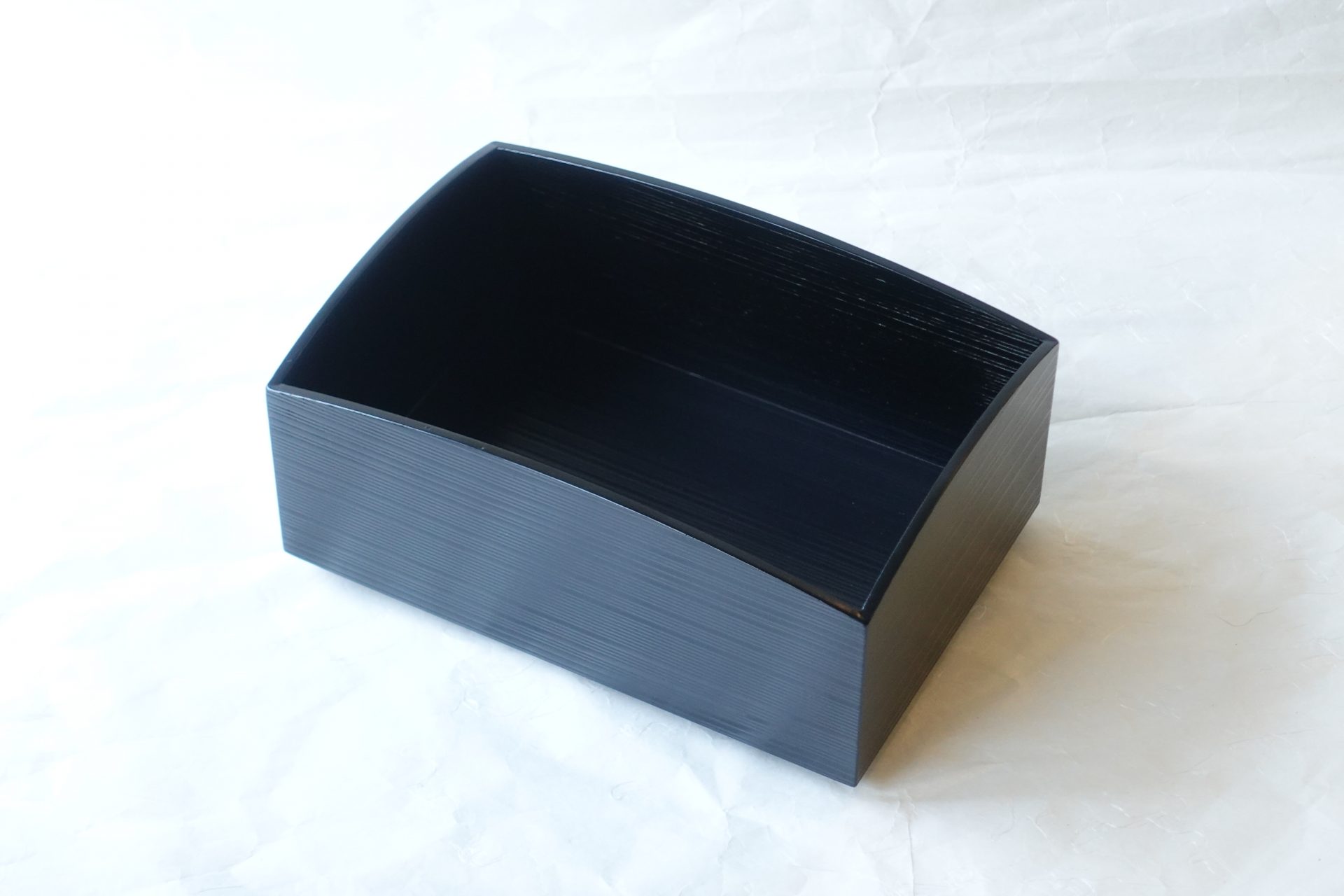 茶道具 / 莨盆 (たばこ盆) 櫛形 (くしがた) 手付莨盆 (黒塗)